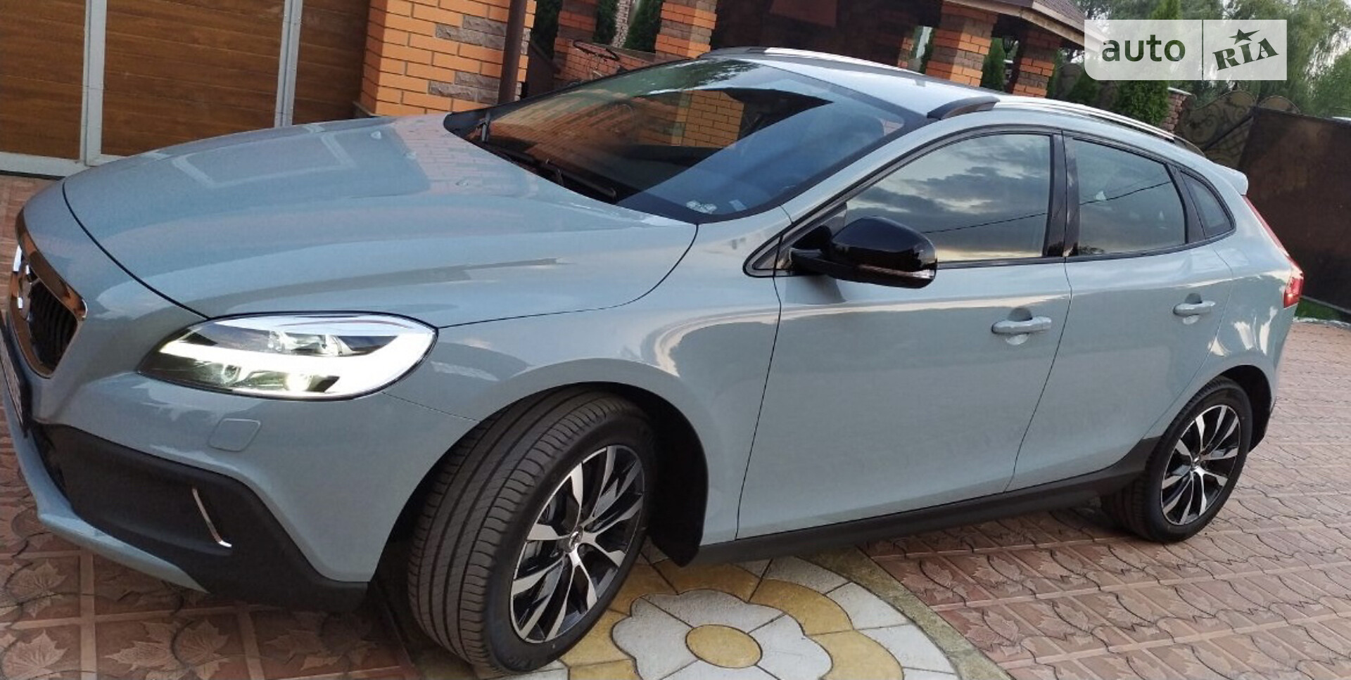 VOLVO V40CC 2019