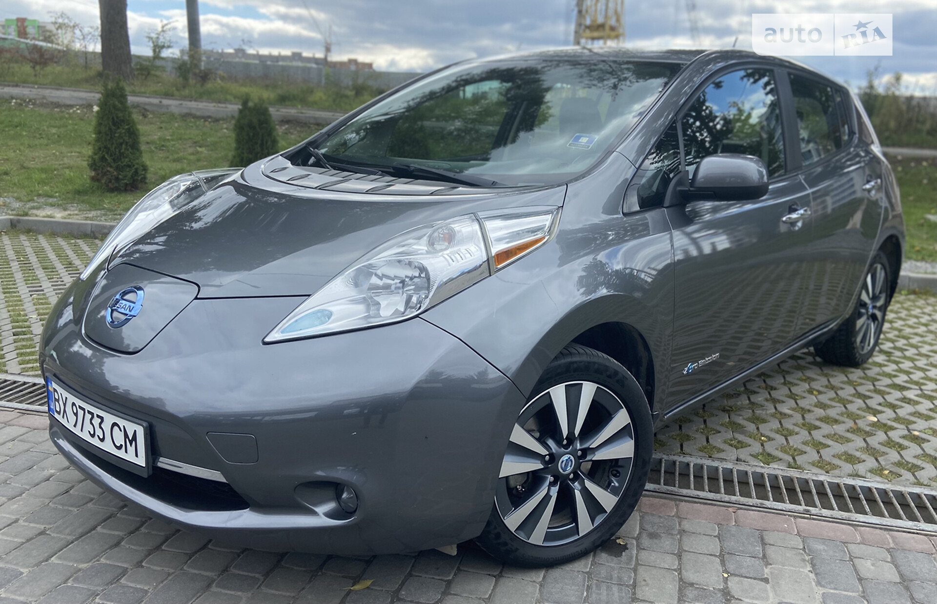 Головне фото звіту автомобіля NISSAN LEAF 2015