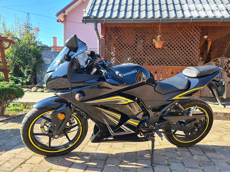 KAWASAKI EX 250J 2012