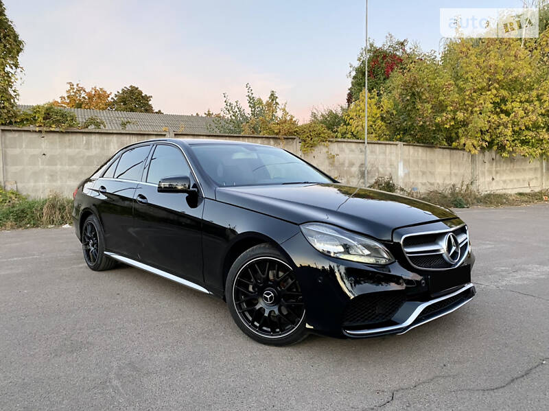 MERCEDES-BENZ E 200 2014