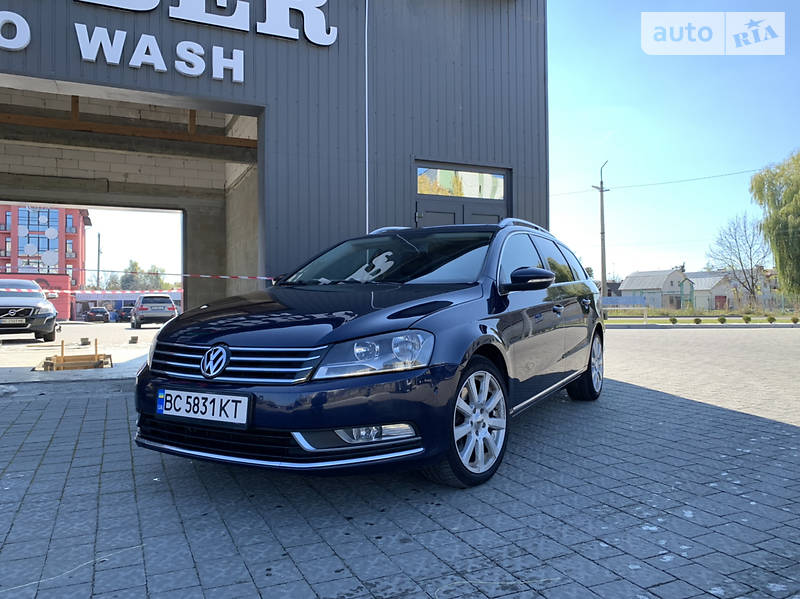 VOLKSWAGEN PASSAT 2012