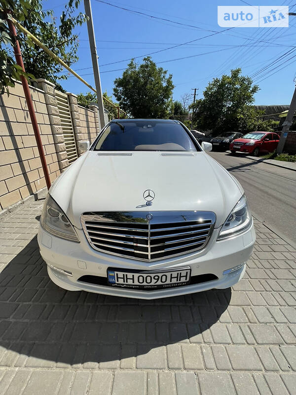 MERCEDES-BENZ S 550 2010