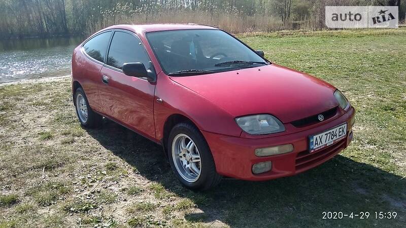 MAZDA 323 1995