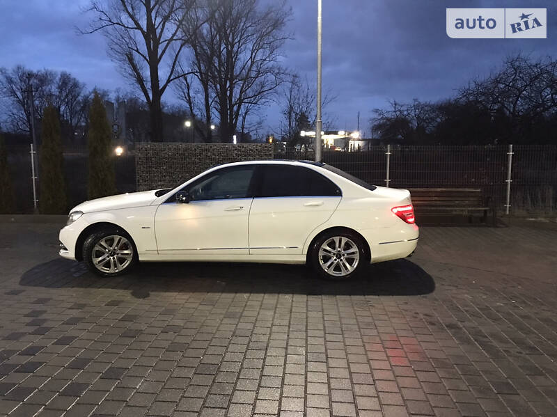 MERCEDES-BENZ C 200 2011