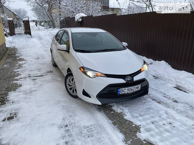 TOYOTA COROLLA 2017