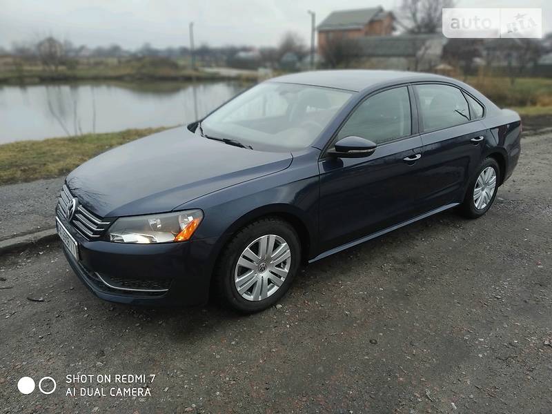 VOLKSWAGEN PASSAT 2011