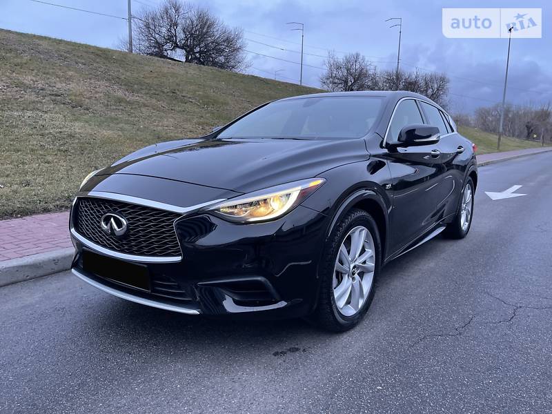 INFINITI QX30 2017