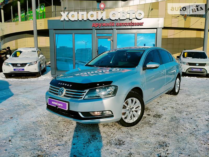 VOLKSWAGEN PASSAT 2011