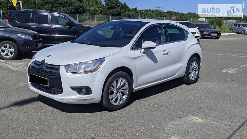 CITROEN DS4 2012