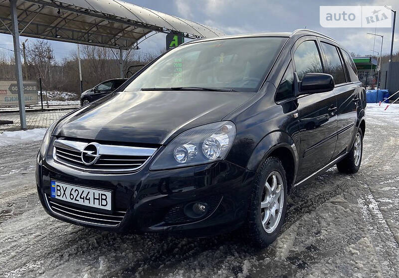 Головне фото звіту автомобіля OPEL ZAFIRA 2010