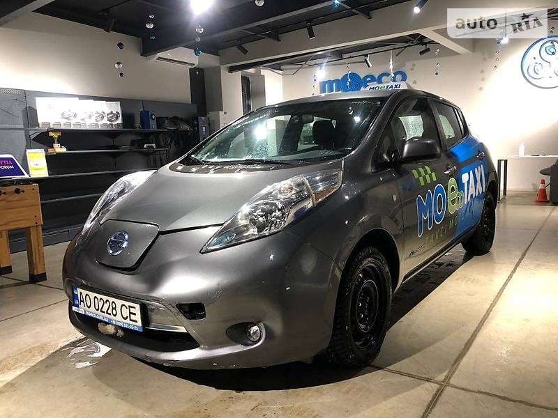 Головне фото звіту автомобіля NISSAN LEAF 2015