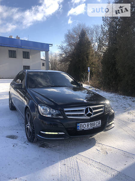 MERCEDES-BENZ C 220