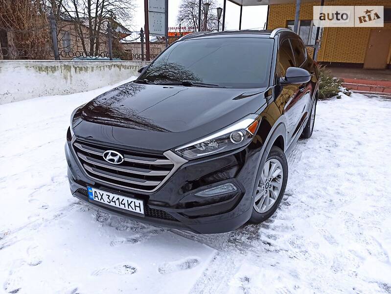 Головне фото звіту автомобіля HYUNDAI TUCSON 2015