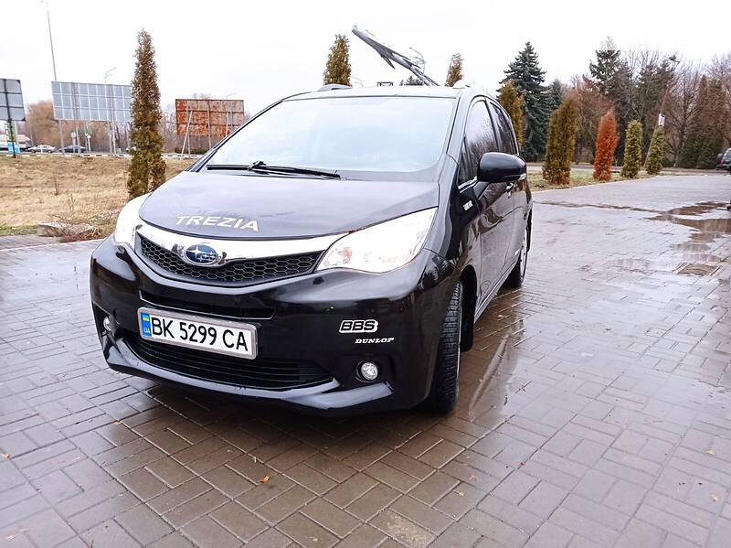SUBARU TREZIA 2011