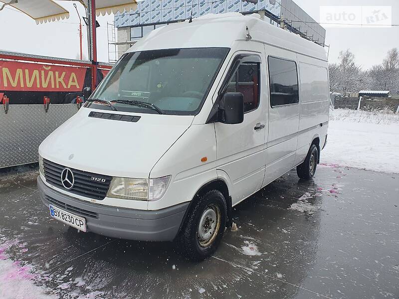 MERCEDES-BENZ 212 D 1998