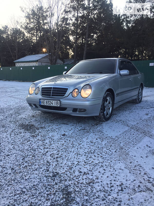 MERCEDES-BENZ E 200 2000
