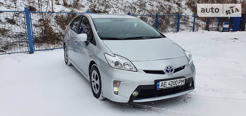 TOYOTA PRIUS 2015