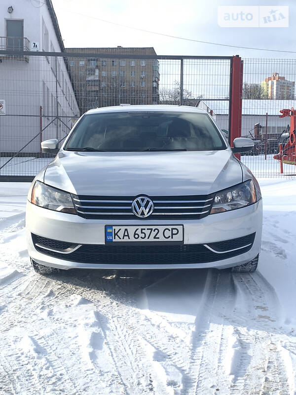 VOLKSWAGEN PASSAT 2012