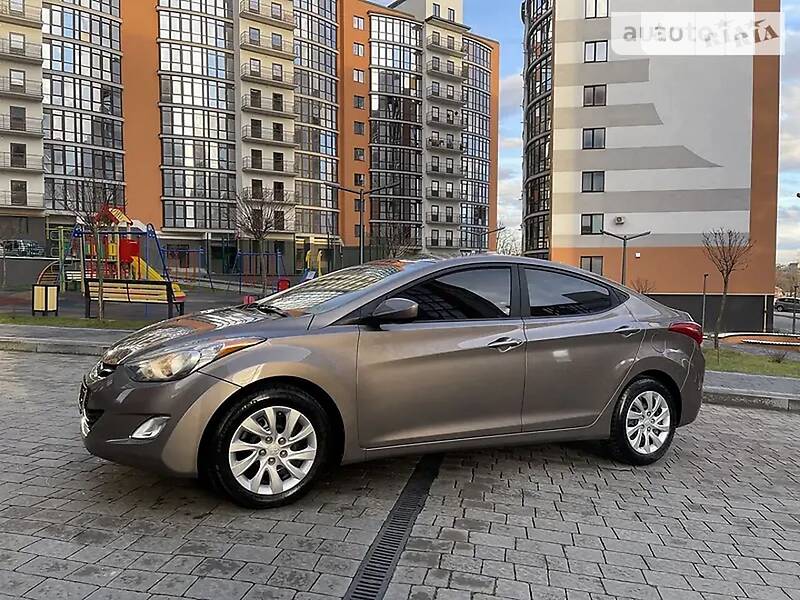 HYUNDAI ELANTRA 2011