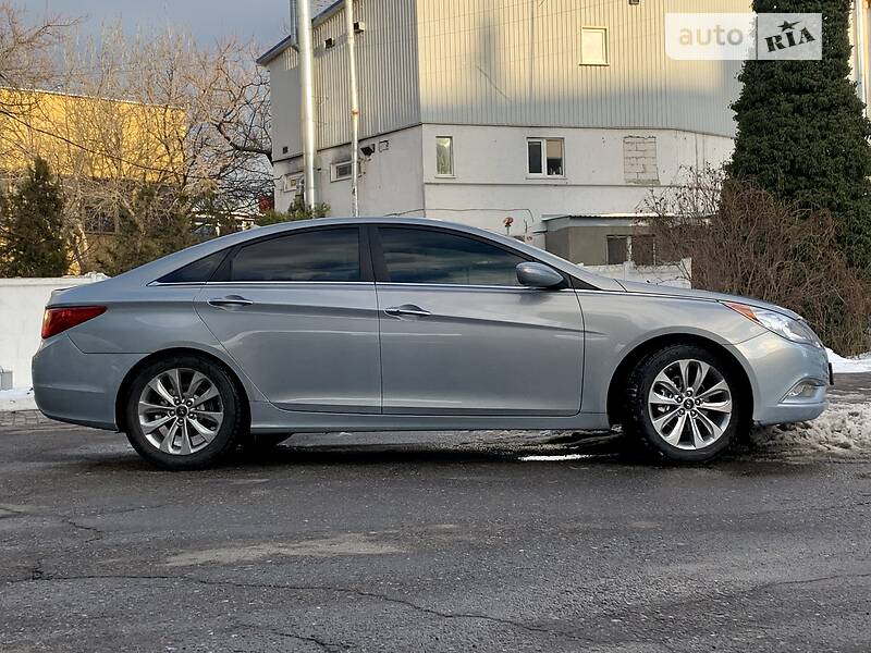 Головне фото звіту автомобіля HYUNDAI SONATA 2010