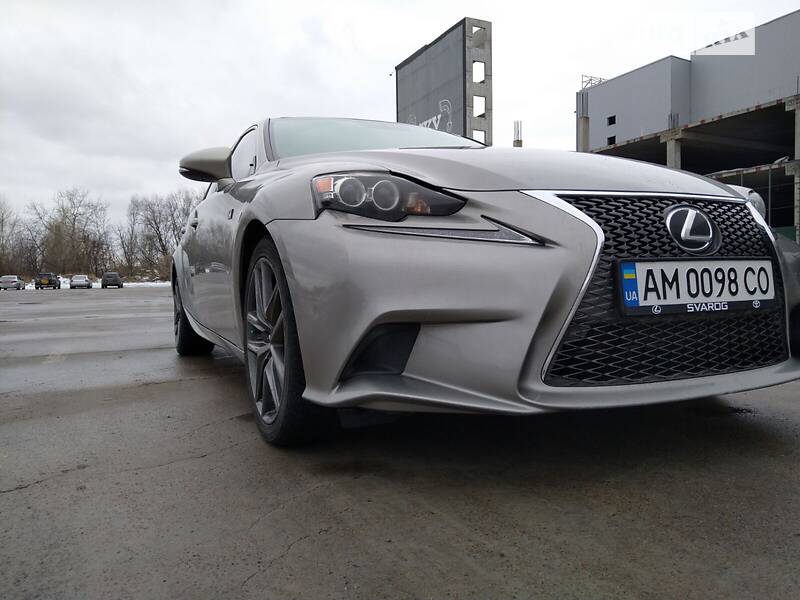 Головне фото звіту автомобіля LEXUS IS 200T 2016