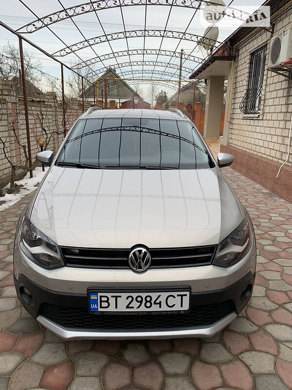 VOLKSWAGEN POLO 2012