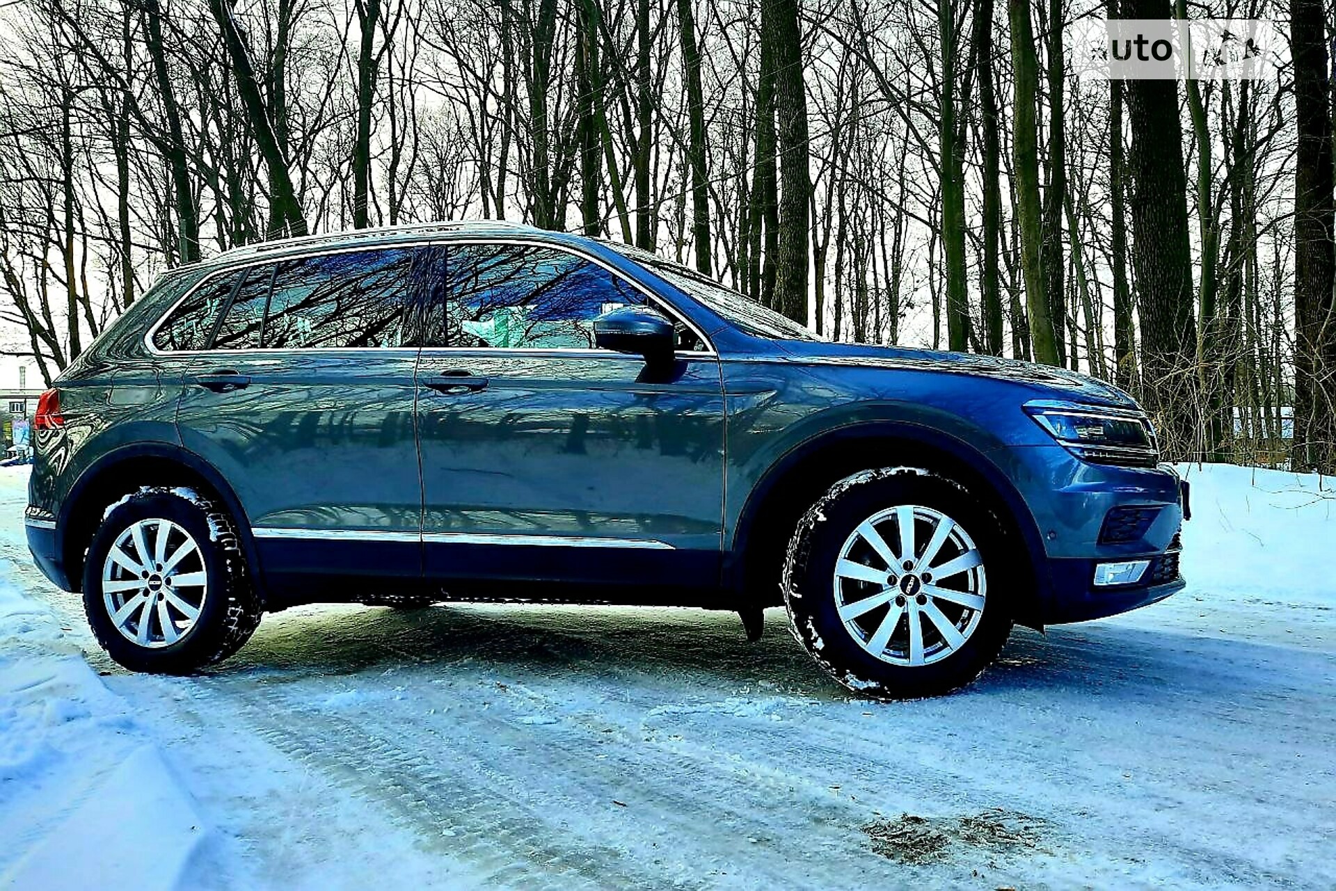 VOLKSWAGEN TIGUAN 2016