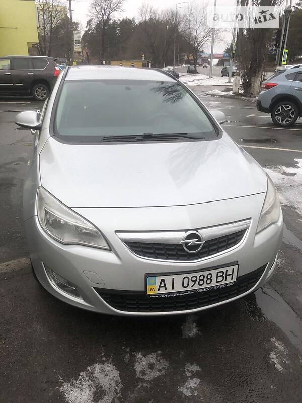 OPEL ASTRA SPORTS TOURER 2012