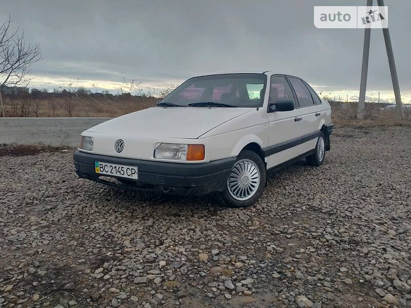 VOLKSWAGEN PASSAT 1989