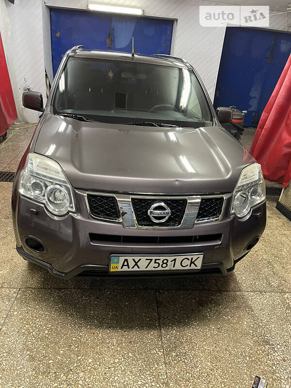 NISSAN X-TRAIL 2011