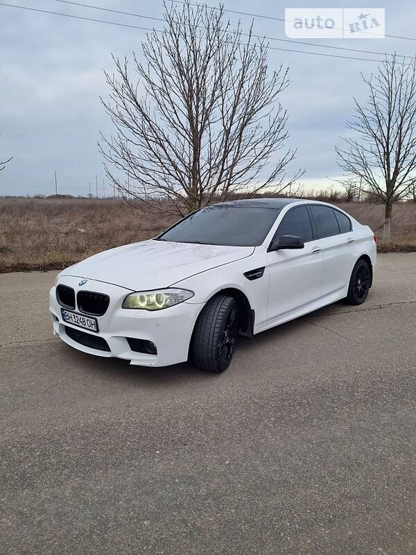 BMW 523I 2010