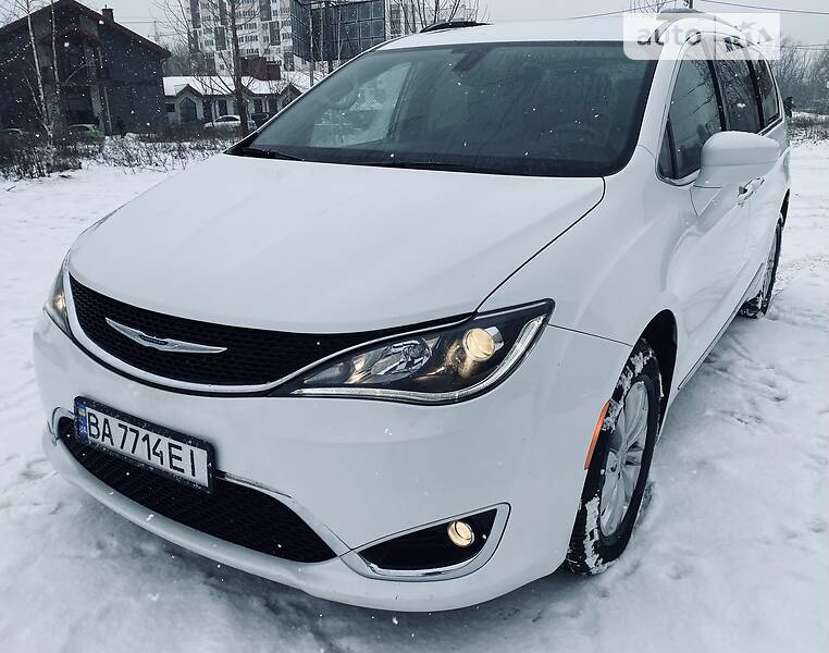Chrysler Pacifica Limited 2017