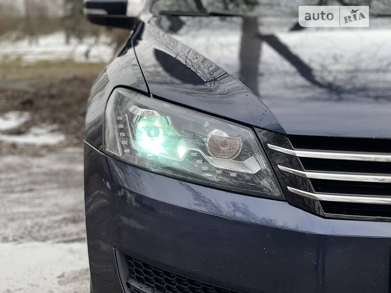 VOLKSWAGEN PASSAT 2012