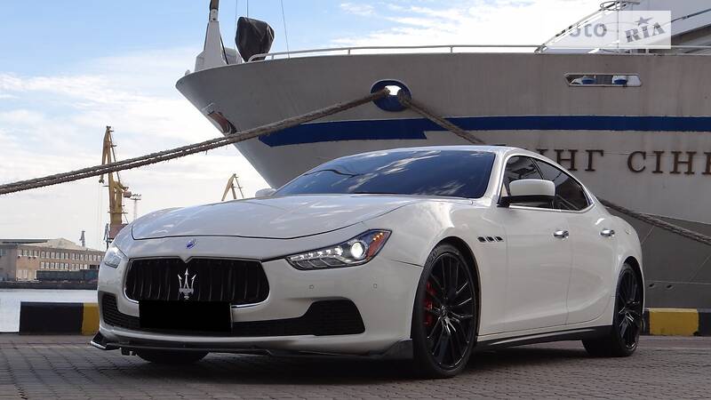 MASERATI GHIBLI 2015