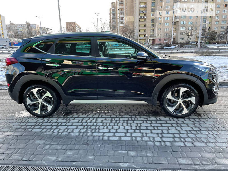 HYUNDAI TUCSON 2017