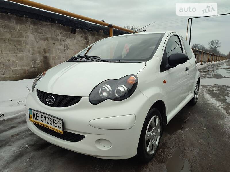 BYD F-0 2013