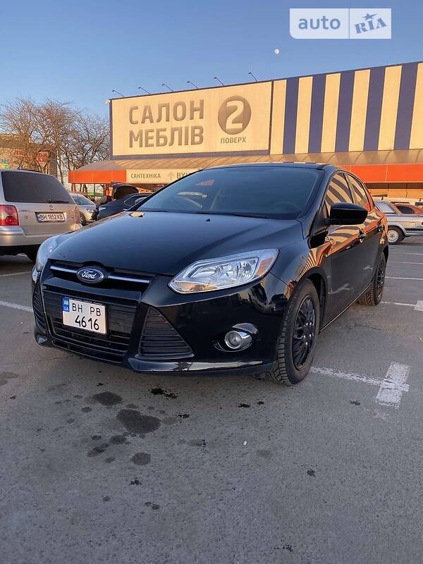 Головне фото звіту автомобіля FORD FOCUS 2012