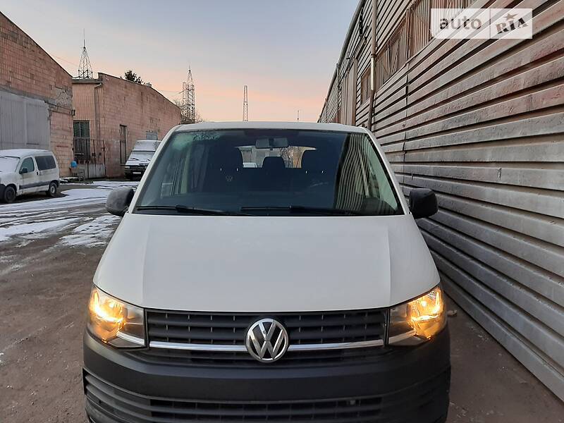 VOLKSWAGEN TRANSPORTER 2017