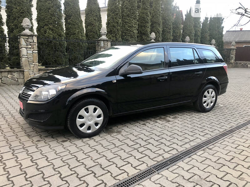 Opel Astra 2011