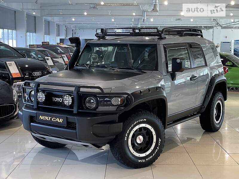 TOYOTA FJ CRUISER 2013