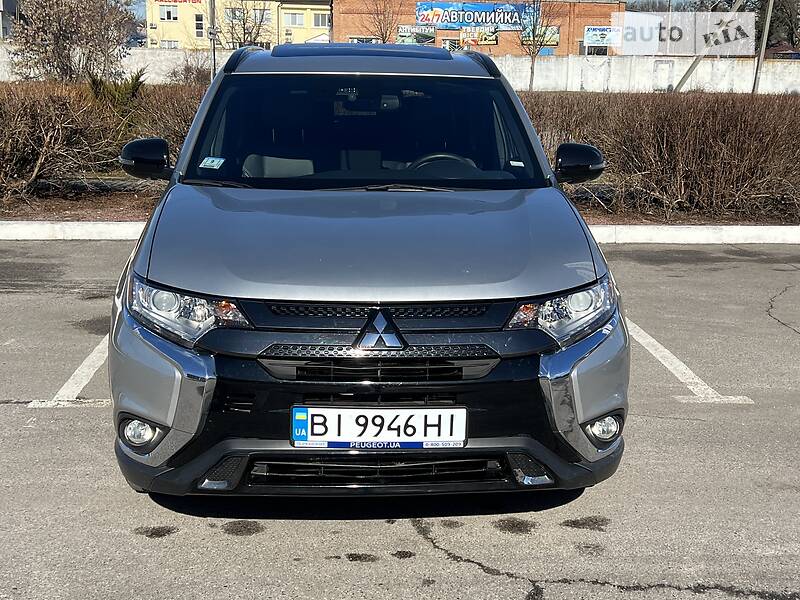 MITSUBISHI OUTLANDER