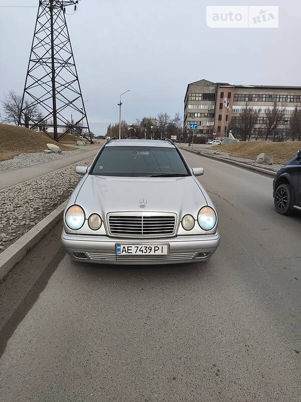 MERCEDES-BENZ E 200 1998