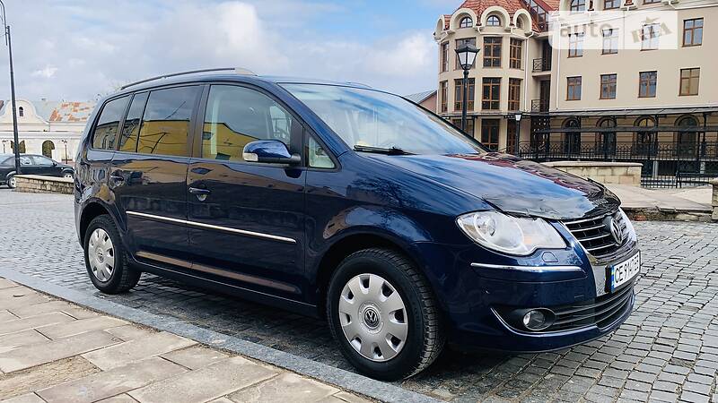 VOLKSWAGEN TOURAN 2009
