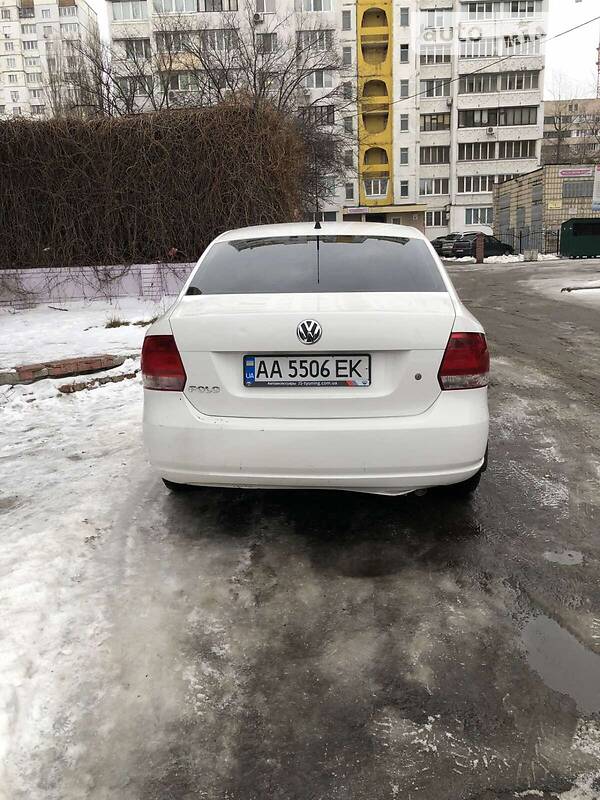 VOLKSWAGEN POLO 2012
