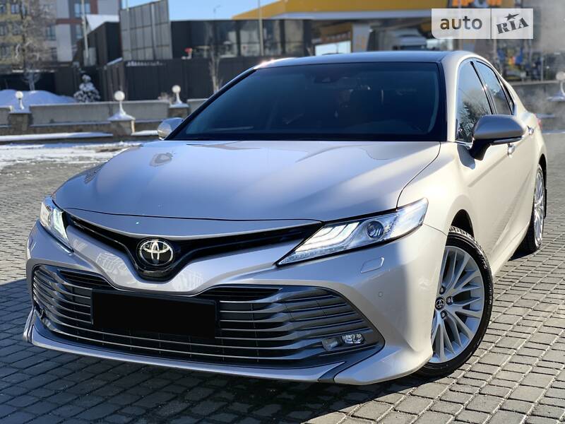TOYOTA CAMRY
