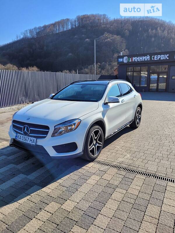 MERCEDES-BENZ GLA 250 2016
