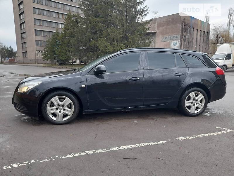OPEL INSIGNIA SPORTS TOURER 2011