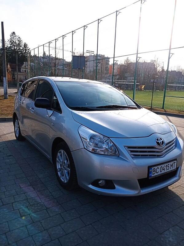 TOYOTA VERSO 2010