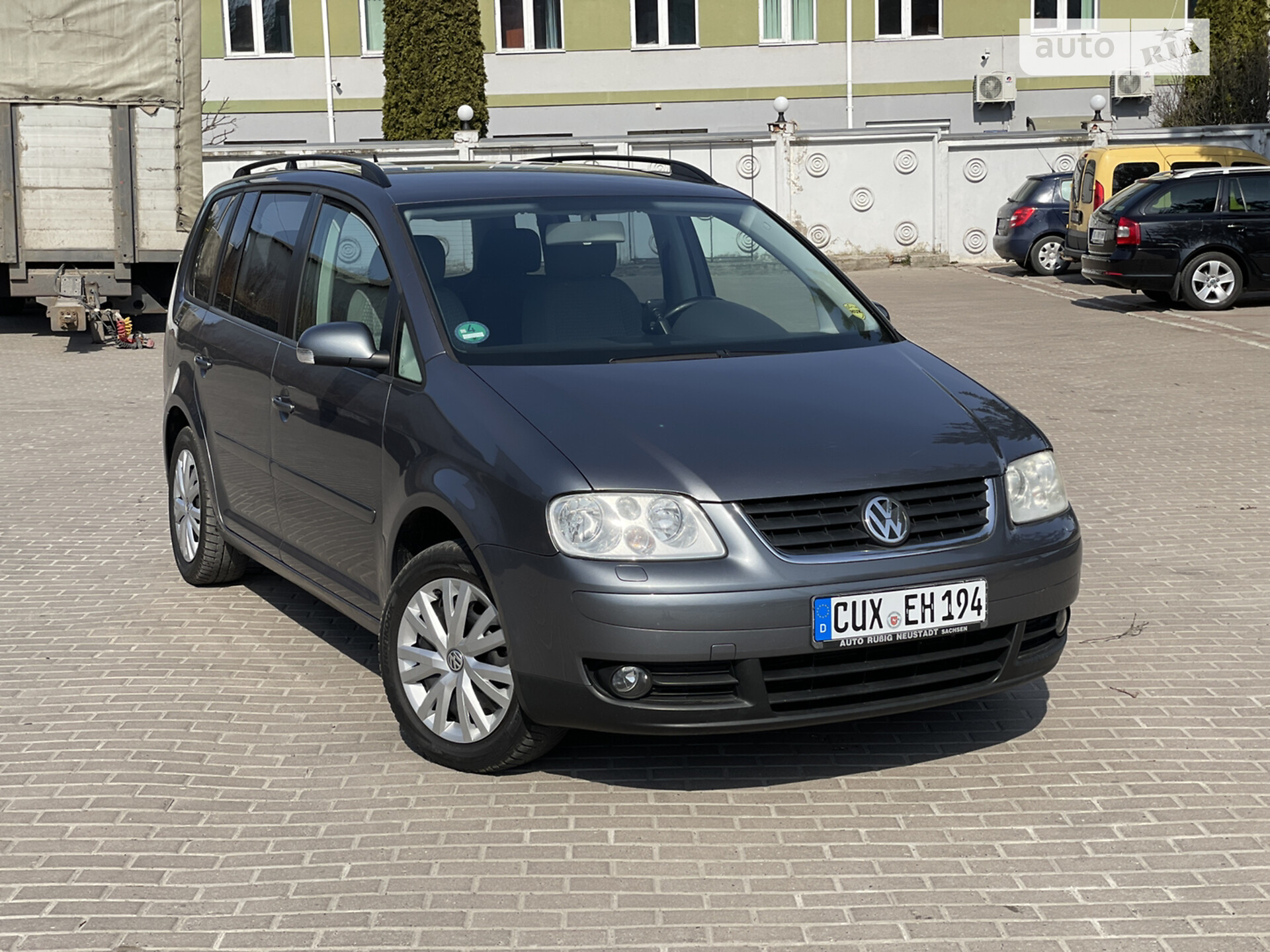VOLKSWAGEN TOURAN 2004