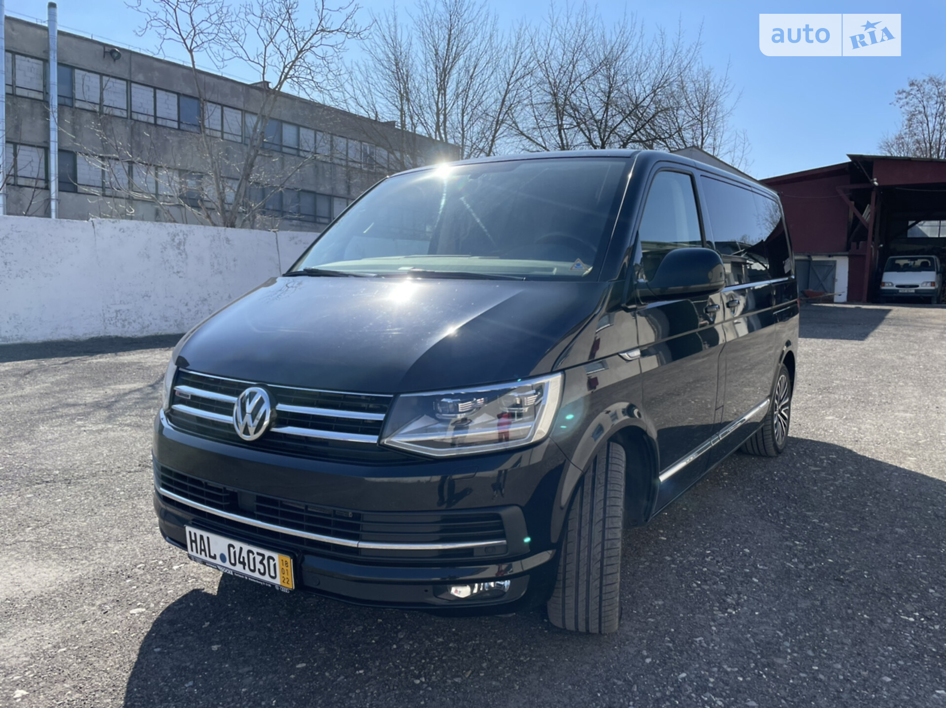 VOLKSWAGEN MULTIVAN 2016